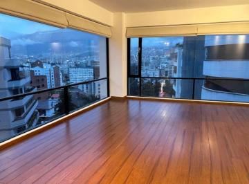 Departamento de 3 habitaciones, Quito · Departamento de Lujo con Vista en Av La Coruña