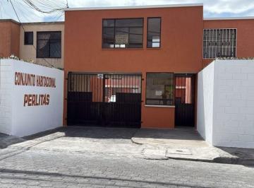 Casa de 3 habitaciones, Quito · Casa Familiar de 2 Pisos en Conjunto Perlitas, Calderón | 3 Dorm., Patio y Parqueadero | $65