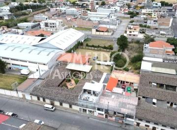 Casa · 562m² · 6 Habitaciones · Casa con Salón de Eventos en Venta Atuntaqui