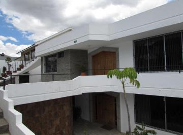 Casa · 477m² · 6 Habitaciones · 6 Estacionamientos · Casa Rentera en Venta 477 m² Carcelén Colegio Einstein