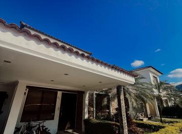 Departamento de 5 habitaciones, Guayaquil · Casa en Venta en La Urbanizacion Punta Esmeralda - Via La Costa