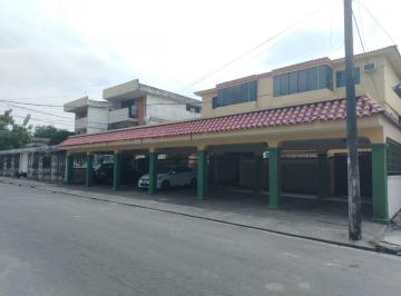 Departamento en Venta de 3 habitaciones Urdesa · Venta de Casa en Urdesa Central con Suite