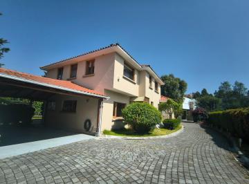 Casa · 450m² · 4 Habitaciones · 4 Estacionamientos · Casa de Arriendo en Urb Campo Alegre