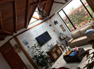 Casa de 4 habitaciones, Quito · En Renta Casa en Puembo. Via Principal Para Actividad Comercial o Vivienda