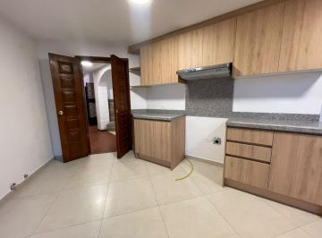 Casa de 4 habitaciones, Quito · Casa en Renta Miravalle 2