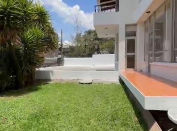 Casa de 4 habitaciones, Quito · Hermosa Casa de Venta Remodelada en Bellavista Vivienda, Oficinas o Constructores