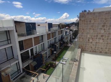 Casa · 105m² · 1 Estacionamiento · Casa en Renta | 3 Dorm. con Piscina y Bbq. San Isidro del Inca – Norte de Quito