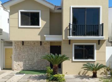 Casa · 124m² · 4 Habitaciones · 1 Estacionamiento · Casa en Alquiler Mallorca Village (Vicszo)