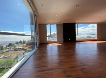 Departamento de 3 habitaciones, Quito · En Venta Duplex Penthouse C/terraza y Jardín - Urb. Lomas Monteserrin