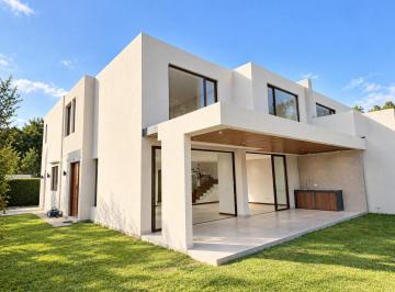 Casa de 3 habitaciones, Quito · Espectacular Casa de Lujo por Estrenar en Tumbaco – Sector Hilacril