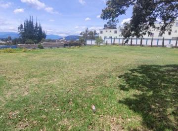 Terreno / Lote · 1292m² · 6 Habitaciones · Venta Quinta en Calderon
