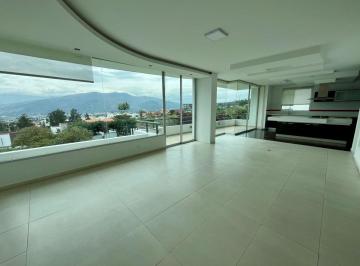 Departamento de 4 habitaciones, Quito · Departamento Duplex Sector Site Center Los Establos Cumbayá