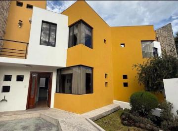 Casa de 3 habitaciones, Quito · Casa en Venta en Quito | 3 Dorm., 2 Parqueaderos y Opción de Ampliación