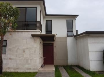 Casa · 249m² · 3 Habitaciones · 3 Estacionamientos · Casa en Alquiler Vilanova 3 Dorm. Wyr