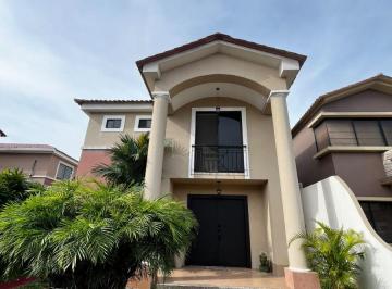 Habitación , Guayaquil · Se Alquila Una Habitación Ciudad Celeste