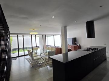 Casa · 246m² · 3 Habitaciones · Casa Renta