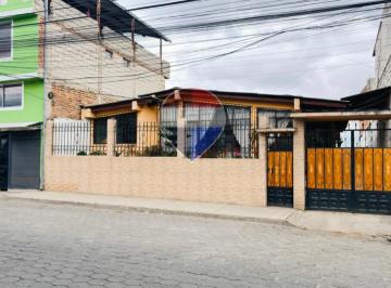 Casa de 3 habitaciones, Cayambe · Casa en Venta en Cayambe, Av Luis Cordero, 683 m² Terreno