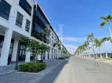 Oficina comercial · 51m² · 1 Estacionamiento · Oficinas de Estreno, 51 y 55 m², 1 o 2 Parqueos, Vista a La Calle, Samborondón Ae