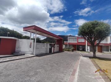 Casa · 176m² · 3 Habitaciones · 1 Estacionamiento · Venta Casa 3 Dorm. con Estudio - Mirasierra - Los Chillos