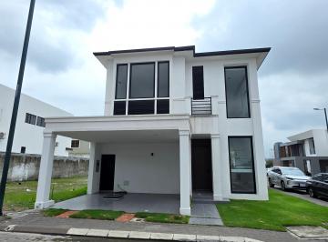 Casa de 3 habitaciones, Guayaquil · Hermosa y Moderna Casa en Venta, Estreno, Esquinera, Modelo Colonial, Isla Celeste