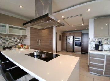 Casa de 4 habitaciones, Quito · Se Vende Departamento 238 m² El Bosque
