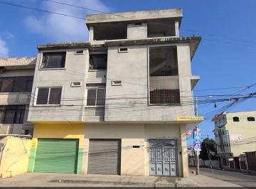 Casa de 2 habitaciones, Machala · Casa de 4 Plantas con Locales Comerciales y Gran Potencial de Inversión
