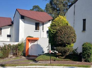 Casa · 251m² · 4 Habitaciones · 2 Estacionamientos · Venta de Casa, 4 Dorm., Albert Einstein, Universidad Sek Carcelén