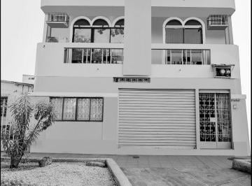 Casa de 8 habitaciones, Guayaquil · Vendo Casa Rentera Norte de Guayaquil, con Local Comercial y Varios Ambientes, Pie de Via Comercial