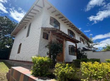 Casa de 3 habitaciones, Quito · Arriendo Casa Independiente en La Armenia II, Valle de Los Chillos – 3 Dorm., Patio y 2 Parque