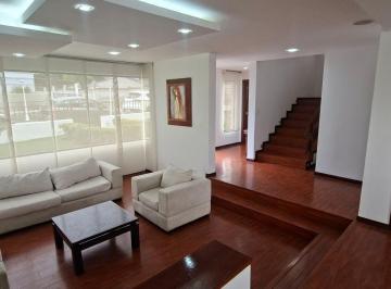 Casa · 350m² · 4 Habitaciones · Casa - Tumbaco