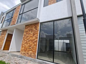 Casa · 105m² · 3 Habitaciones · 2 Estacionamientos · Casa - Los Chillos