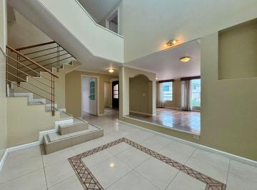 Casa · 274m² · 3 Habitaciones · 2 Estacionamientos · Casa en Venta en Miravalle 4 $310.000 Negociables - Jardín, Terraza y Seguridad 24/7