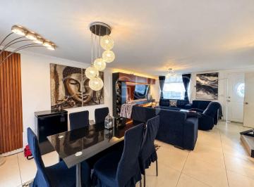 Casa de 4 habitaciones, Quito · Casa de 4 Dorm. con Acabados Renovados