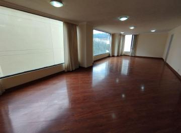 Departamento de 3 habitaciones, Quito · J/gonzález Suarez, Departamento de 200 m² en Arriendo, 2 Parqueaderos.