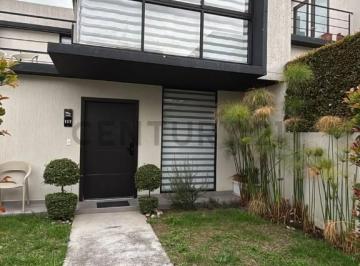 Casa · 214m² · 3 Habitaciones · 2 Estacionamientos · Casa en Renta en Conocoto | Terraza Privada de 50 m² y 2 Parqueaderos | $690