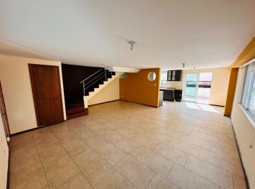 Casa · 3 Habitaciones · 1 Estacionamiento · Casa en Alquiler