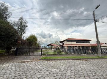 Casa de 3 habitaciones, Quito · Rento Departamento de 3 Dorm., Área Verde, Sector Sangolqui
