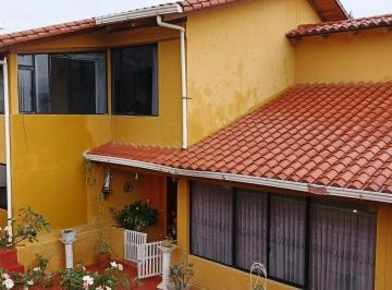 Casa de 7 habitaciones, Quito · Casa en Venta Urb. San Jose de La Viña, Tumbaco