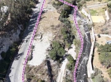 Terreno / Lote · 9669m² · Terreno de 9.669 m² Mitad del Mundo 2 Vertientes de Agua Propia