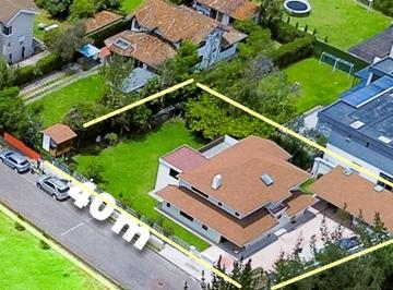 Casa de 4 habitaciones, Quito · Lumbisi Vendo Casa Espectacular Suite Generador Cerca Al Potrero