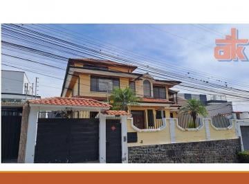 Casa de 6 habitaciones, Quito · Casa Independiente de 596 m² en Venta | La Primavera 2, Cumbayá