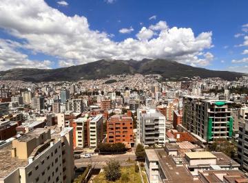 Departamento de 4 habitaciones, Quito · Departamento con Excelente Vista