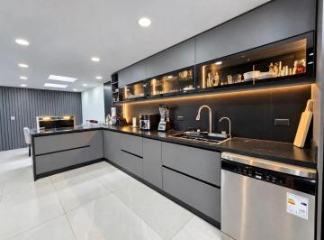 Casa de 4 habitaciones, Quito · Casa en Venta en Intercambiador de Miravalle, Quito