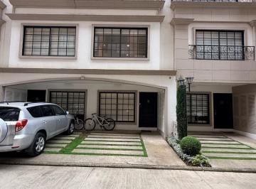 Casa · 120m² · 3 Habitaciones · 1 Estacionamiento · Casa en Venta en Narancay, Urbanización Privada