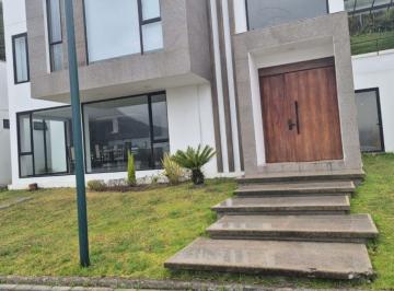 Casa de 3 habitaciones, Cuenca · Amplia Casa en Venta Sector Colegio Santana Cuenca