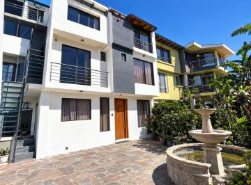Departamento de 2 habitaciones, Quito · (Na) ¡Se Renta Hermoso Dúplex de 2 Dorm. en Cumbayá!
