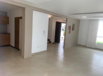 Casa · 226m² · 4 Habitaciones · 3 Estacionamientos · Casa de Venta Dentro de Conjunto en Tumbaco