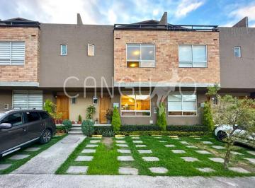 Casa de 4 habitaciones, Quito · Arriendo Casa de 4 Dorm. en La Moya Valle de Los Chillos