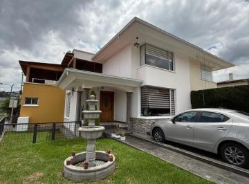 Casa de 4 habitaciones, Quito · Casa en Venta 165 m² en Pusuquí