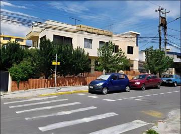 Casa de 1 habitación, Quito · Dúplex en Venta – El Batán, Quito